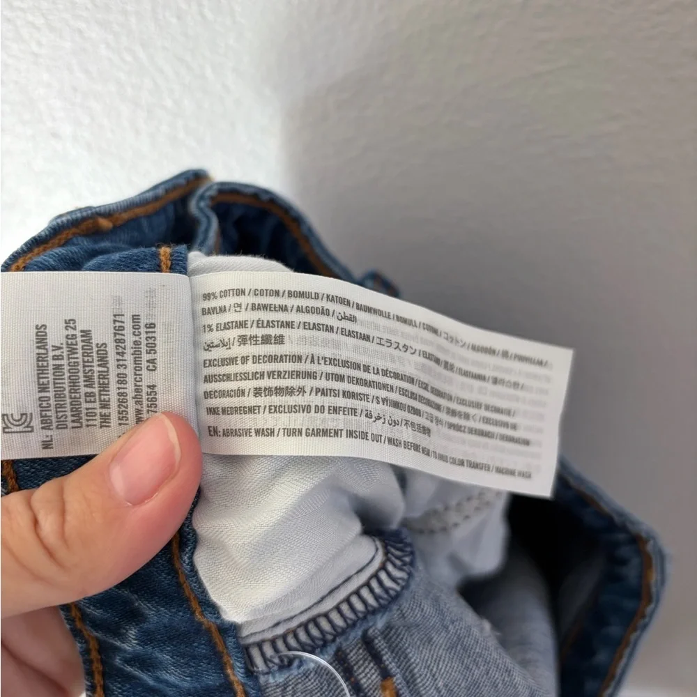 Abercrombie & Fitch Zoe Natural Rise Ankle Straight Medium Wash Jeans Size 28/6R - Picture 8 of 9